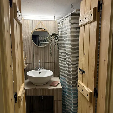 Nostalgia Traditional Σκύρος