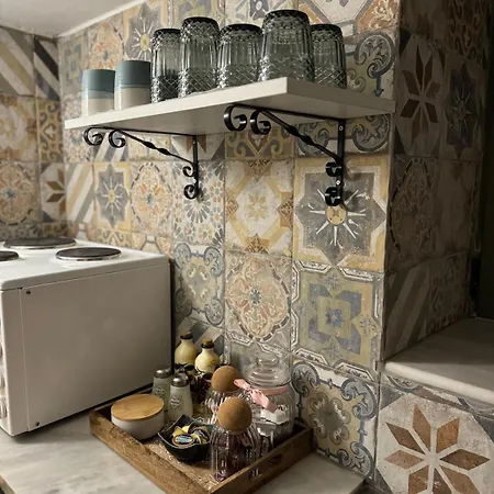 Nostalgia Traditional Σκύρος